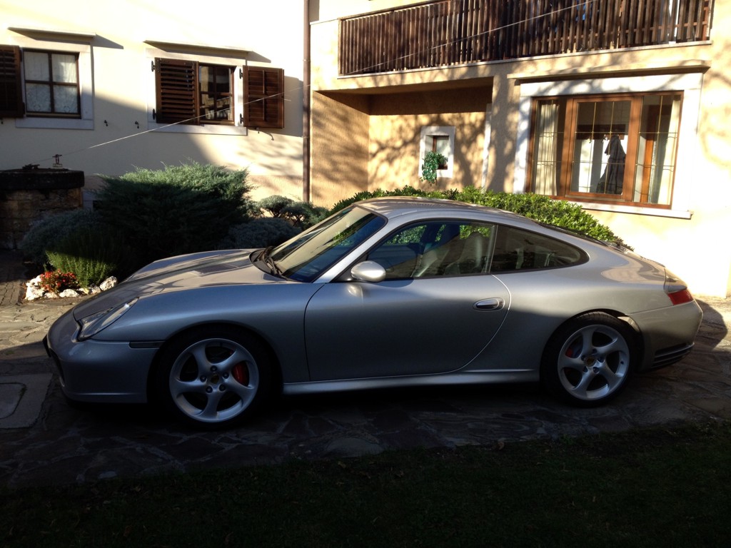 CARRERA 996 4S