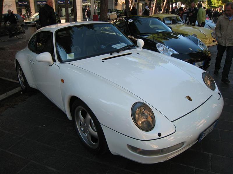 993