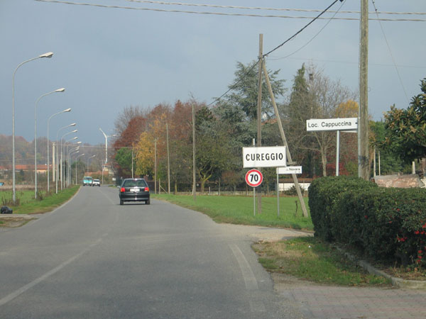QUI SVOLTA A DESTRA PRIMA DEL CARTELLO