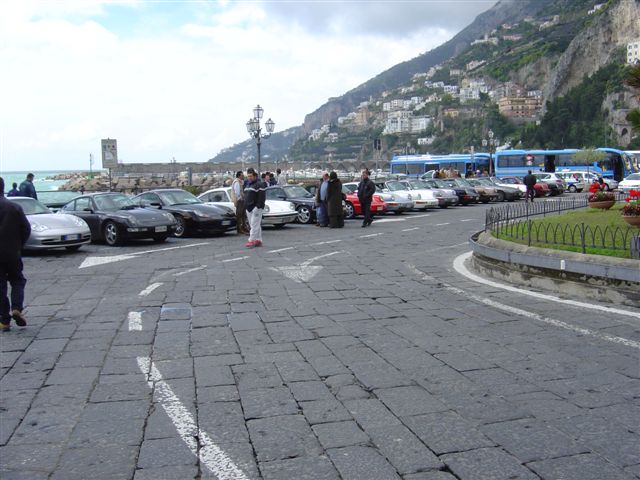 Porsche alla parabolica di Amalfi
