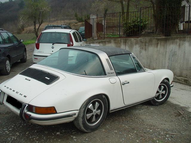 dietro