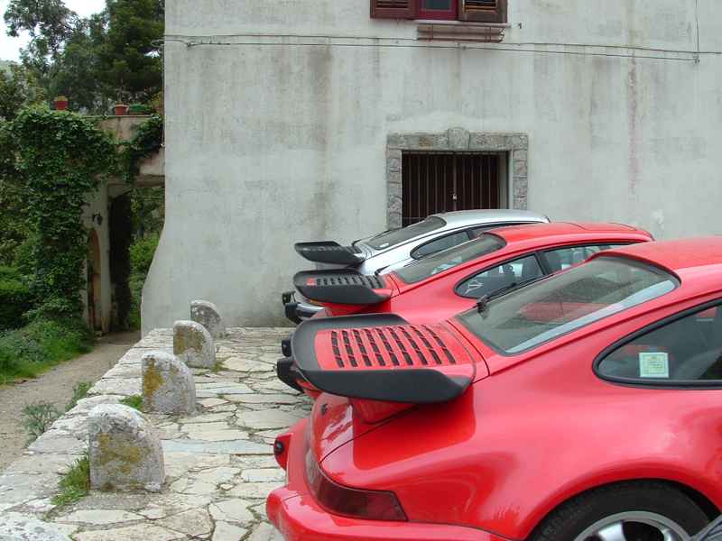 Allineati e coperti