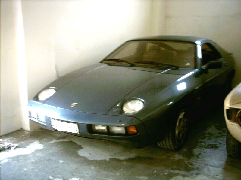 928
