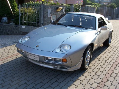 928