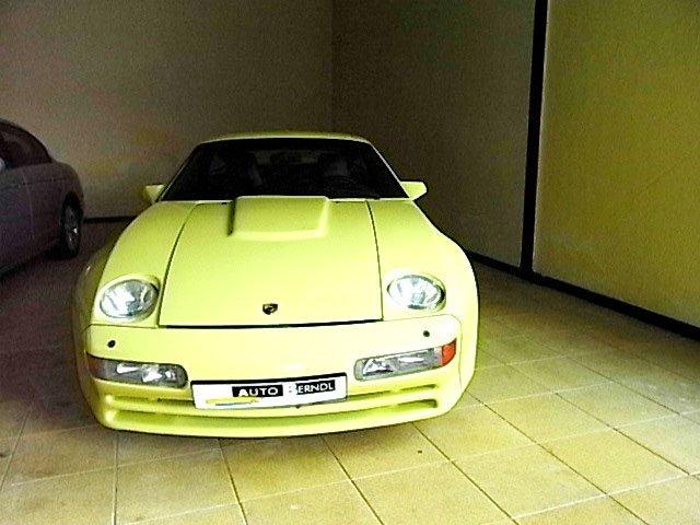 Porsche 928