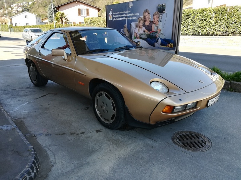 928