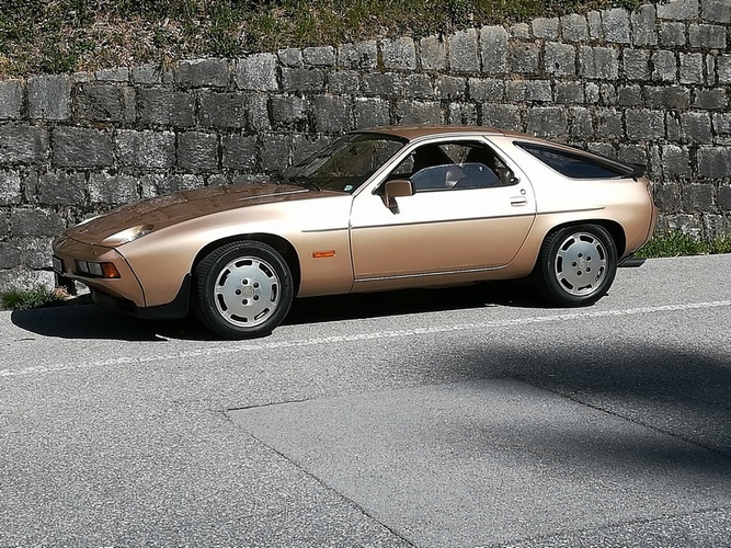 928s