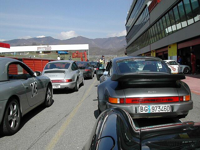 Mugello pitlane01
