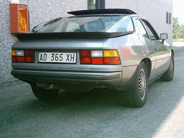 dietro
