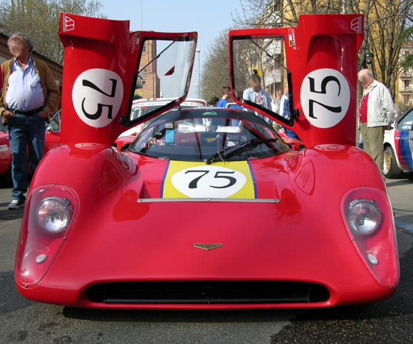 Chevron B16