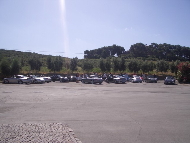 Squadriglie provenienti da un p tutta l'italia si preparano all'attacco delle colline.....