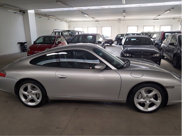 996