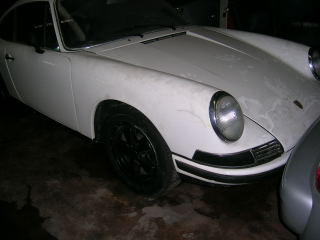 912
