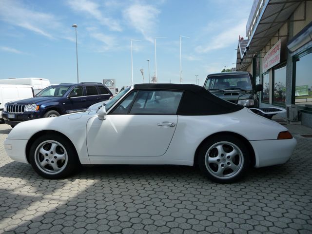 993