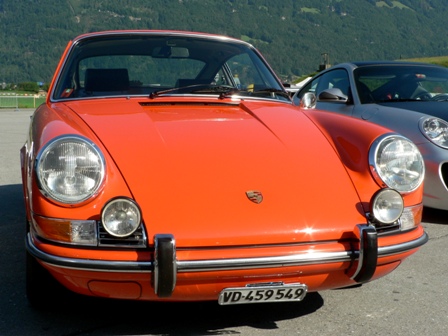 911
