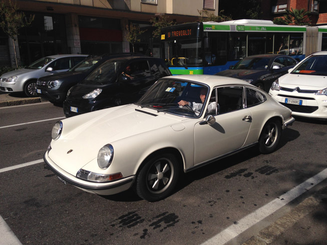 911 e front