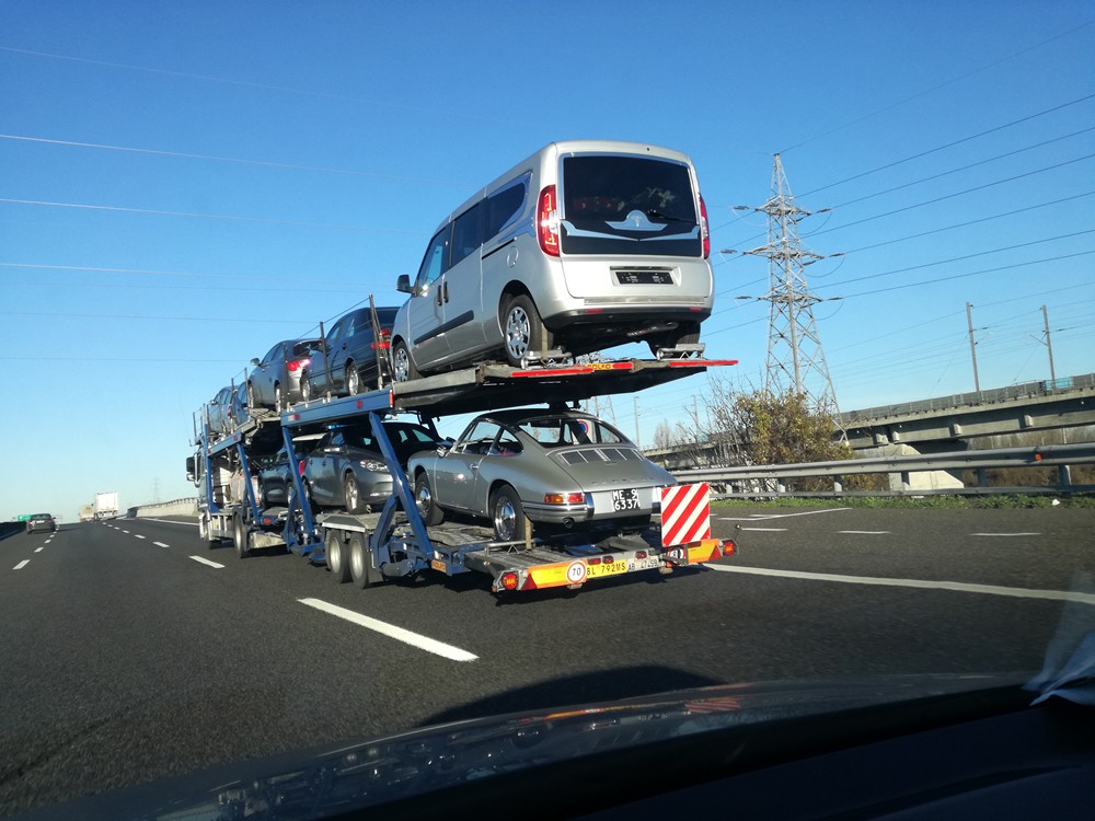 912