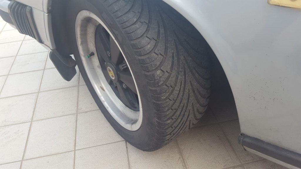 911