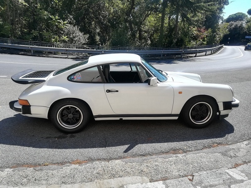 911