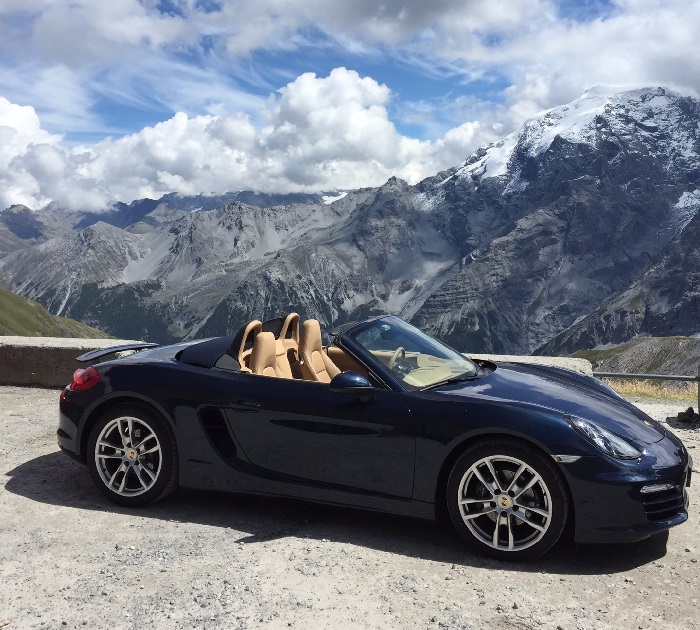 Eccola in una delle prime uscite per conoscerci sui tornanti dello Stelvio