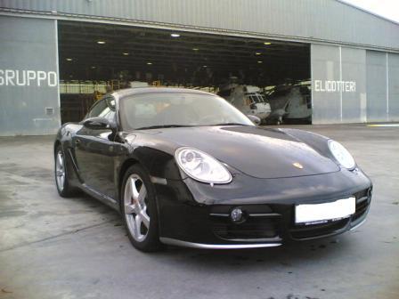 OsvaldinoII davanti hangar elicotteri