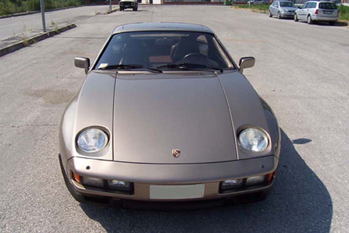 PORSCHE 928S 1982