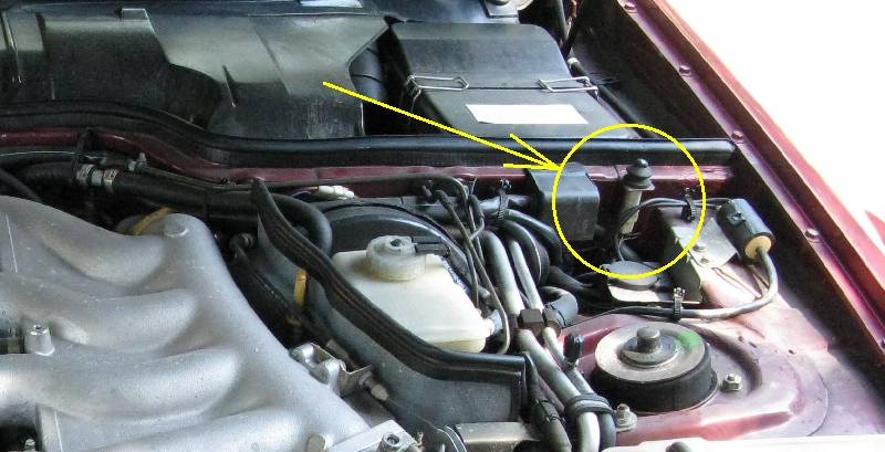 interruttore luce vano motore 944