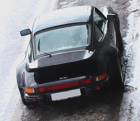 930
