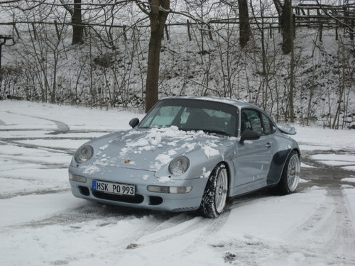 993 neve