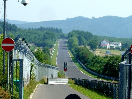 IL RETTILINEO DEL NURBURGRING