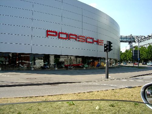 PORSCHE ZENTRUM DI STOCCARDA