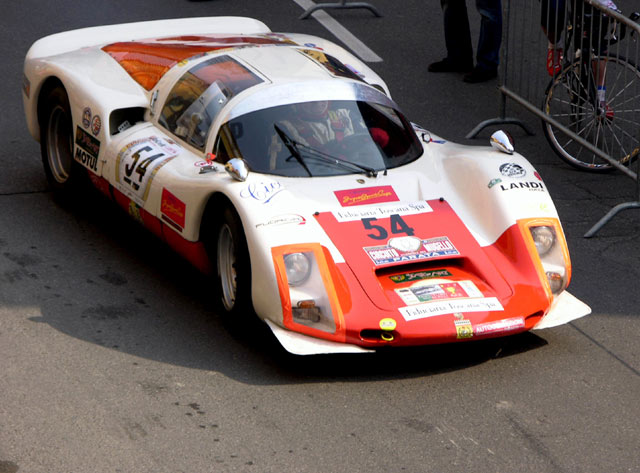 906