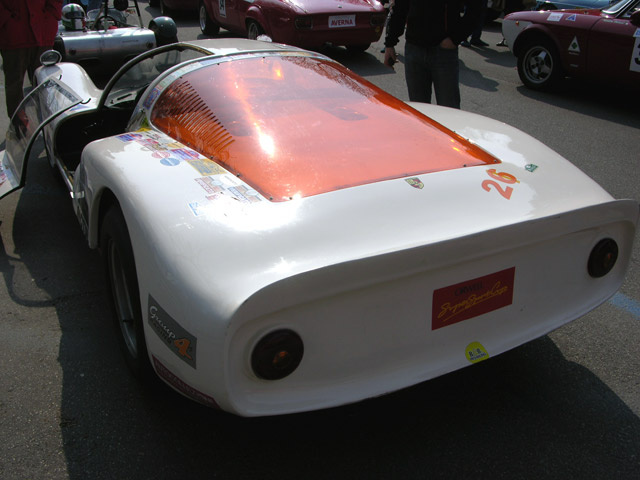 906