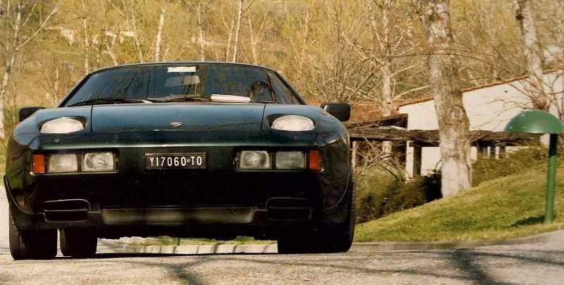928