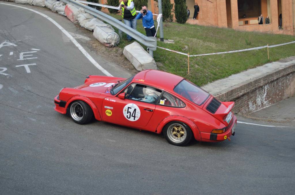 911 red