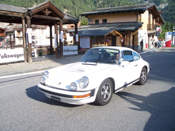 911