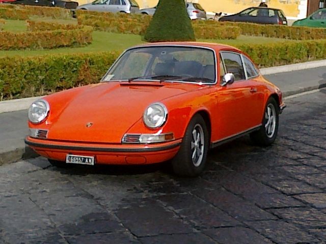 911