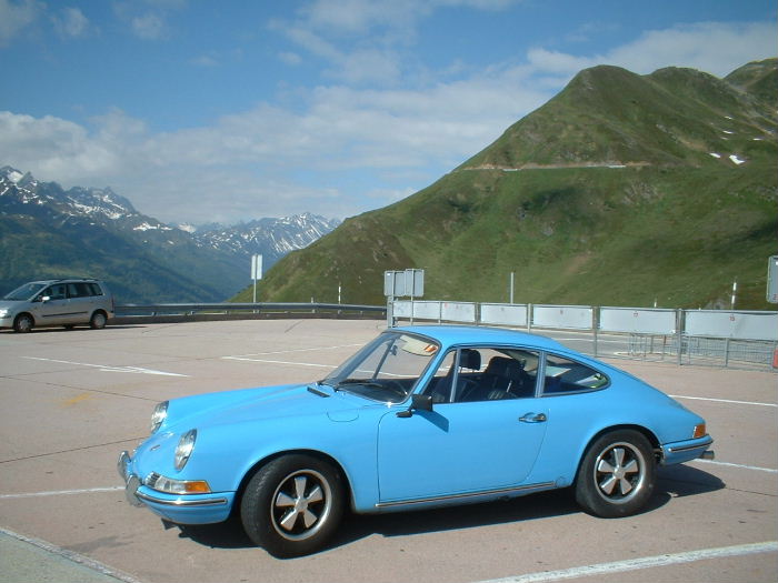 911