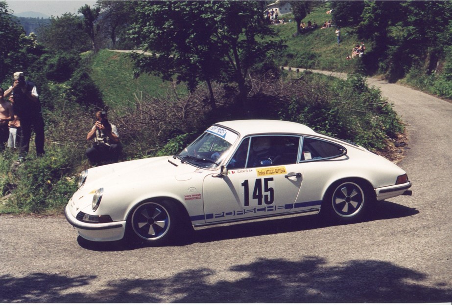 911