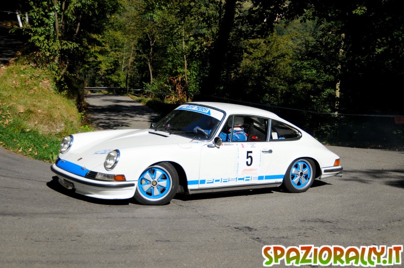 911