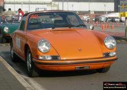 Per le 911 2.2 non era ancora previsto il paraurti con lo spoiler