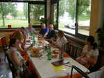 ... momenti di riflessione durante il pranzo sul Mincio