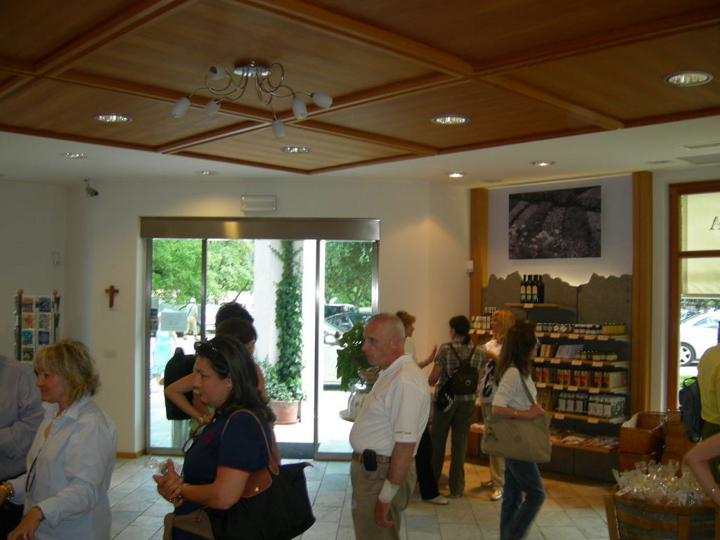 tutti all'enoteca