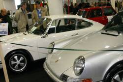 Molte auto erano in vendita o gi vendute