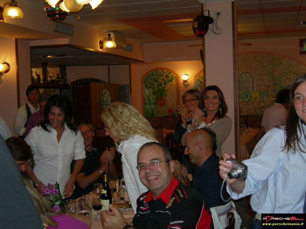 ... inno alle ns......Porscheiste