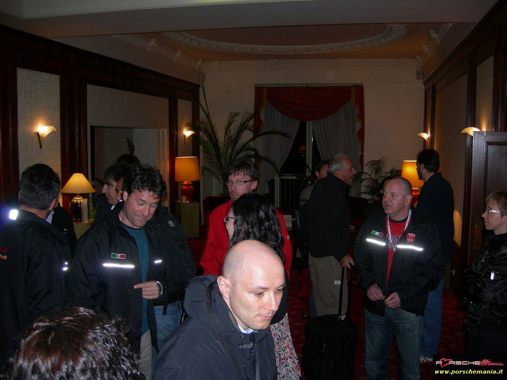 alcuni arrivi serali all'hotel