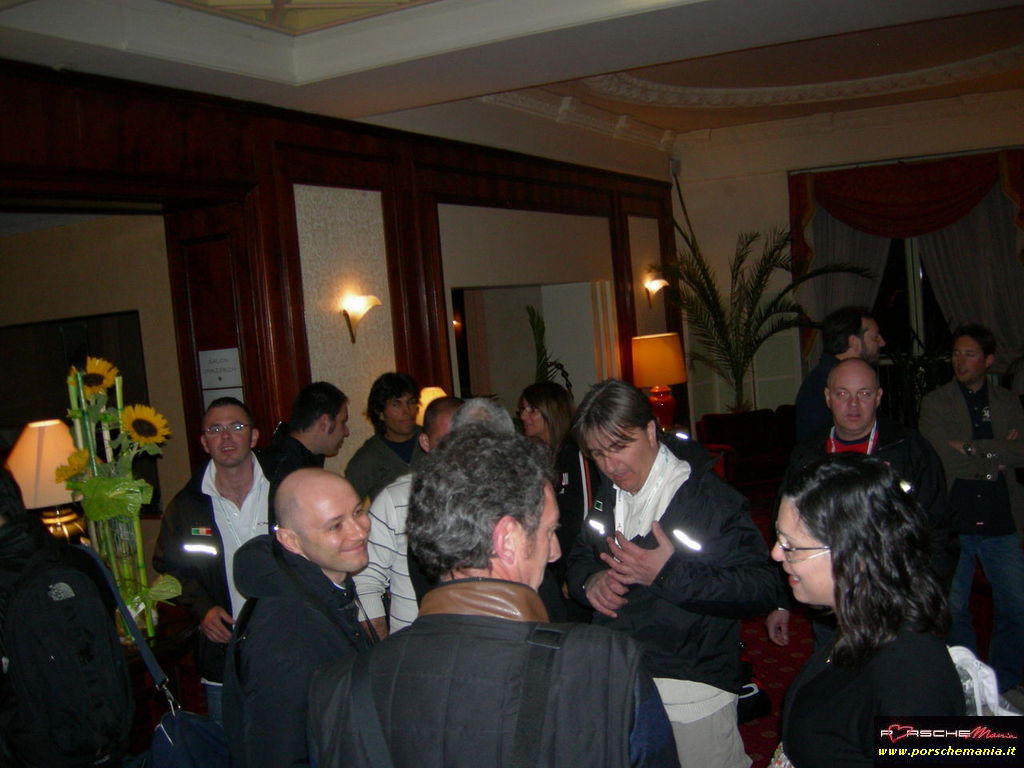 alcuni arrivi serali all'hotel