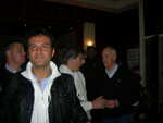 alcuni arrivi serali all'hotel... che strane facce
